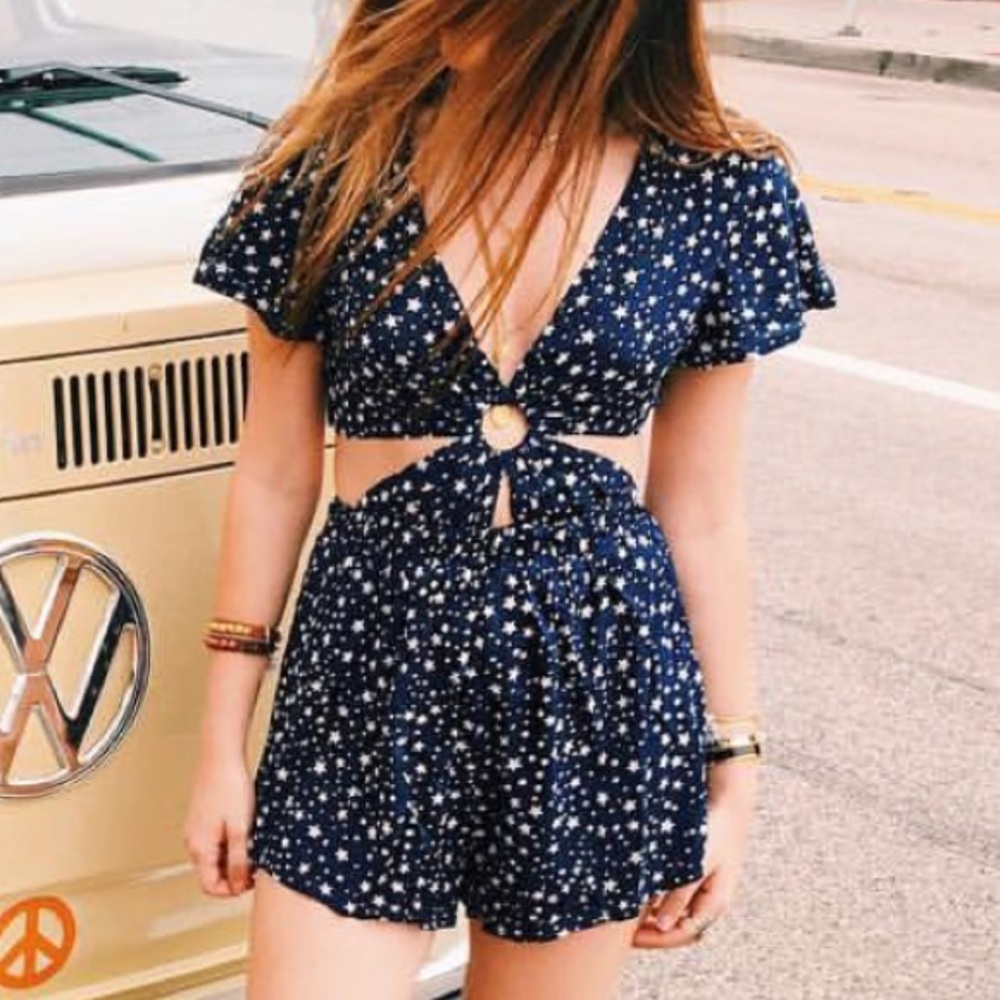 ⭐️🌟⭐️RARE: STAR PRINT CUT OUT LF ROMPER!! ⭐️🌟⭐️